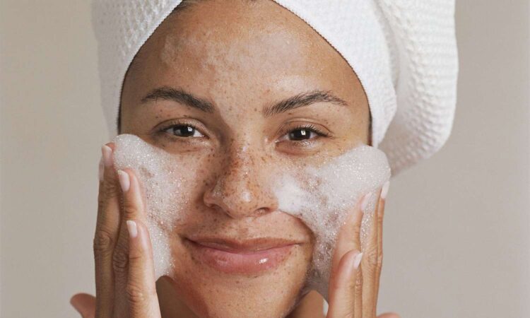 Make Up Remover vs. Face Cleansers